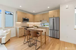 2214 Broadway E, Seattle, WA 98102 - Photo 9