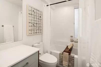 629 13th Avenue E, Seattle, WA 98102 - Photo 11