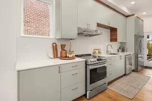 629 13th Ave E, Seattle, WA 98102 - Photo 7