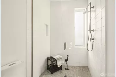 629 13th Avenue E, Seattle, WA 98102 - Photo 17