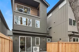 8823 Ashworth Ave N, Seattle, WA 98103 - Photo 15