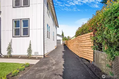 325 J Avenue #Unit A, Snohomish, WA 98290 - Photo 23