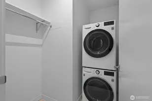 889 Ave Sq NE, Bellevue, WA 98004 - Photo 9