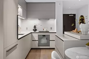 889 Ave Sq NE, Bellevue, WA 98004 - Photo 3