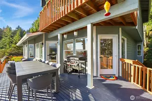 2049 NE Amhurst Ct, Poulsbo, WA 98370 - Photo 9