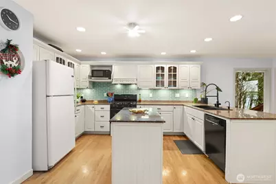 2049 NE Amhurst Court, Poulsbo, WA 98370 - Photo 13