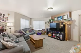 18708 94th Ave Ct E, Puyallup, WA 98375 - Photo 5