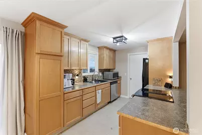 2569 Airline Way, Oak Harbor, WA 98277 - Photo 13