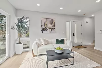 14306 Roslyn Place N, Seattle, WA 98133 - Photo 3