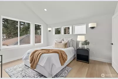 14306 Roslyn Place N, Seattle, WA 98133 - Photo 9