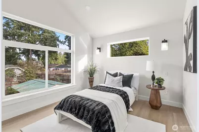 14306 Roslyn Place N, Seattle, WA 98133 - Photo 13