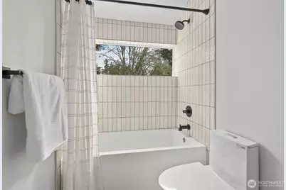 14306 Roslyn Place N, Seattle, WA 98133 - Photo 15