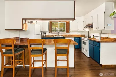 609 NW Broadway Street, Coupeville, WA 98239 - Photo 13