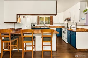 609 NW Broadway St, Coupeville, WA 98239 - Photo 13