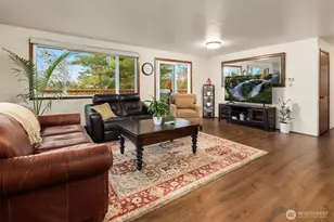 609 NW Broadway St, Coupeville, WA 98239 - Photo 7