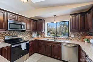 9574 Radcliff Ave NE, Bremerton, WA 98311 - Photo 13