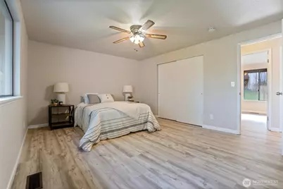 9574 Radcliff Avenue NE, Bremerton, WA 98311 - Photo 25