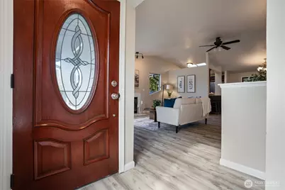 9574 Radcliff Avenue NE, Bremerton, WA 98311 - Photo 3