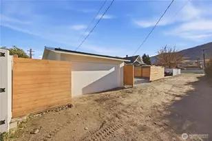 409 N Cedar St, Chelan, WA 98816 - Photo 29