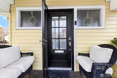 2201 Rockefeller Avenue, Everett, WA 98201 - Photo 3