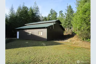40 E Seahawks Way, Belfair, WA 98528 - Photo 3