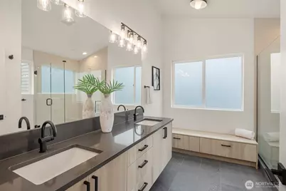 13546 39th Avenue NE, Seattle, WA 98125 - Photo 21