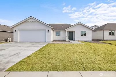 221 Lessor Loop, Moses Lake, WA 98837 - Photo 1