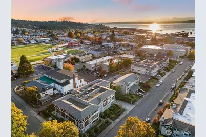 658 Glen Street #302, Edmonds, WA 98020 - Photo 3