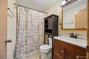20203 Larita Dr E, Bonney Lake, WA 98391 - Photo 11