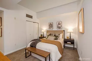 17 W Mercer St, Seattle, WA 98119 - Photo 17