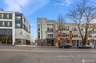 17 W Mercer St, Seattle, WA 98119 - Photo 31