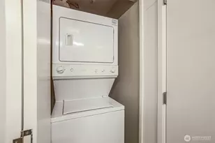 17 W Mercer St, Seattle, WA 98119 - Photo 23