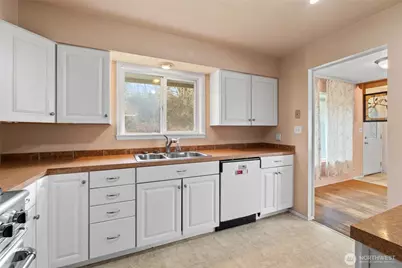 10502 Crescent Valley Drive NW, Gig Harbor, WA 98332 - Photo 11