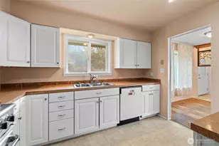 10502 Crescent Valley Dr NW, Gig Harbor, WA 98332 - Photo 11