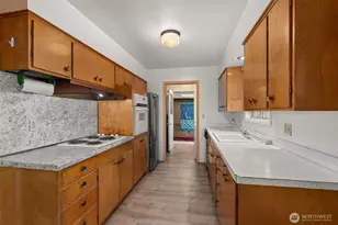 404 11th St, Raymond, WA 98577 - Photo 9