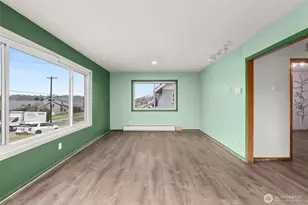 404 11th St, Raymond, WA 98577 - Photo 7