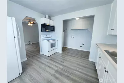 3021 W Peninsula, Moses Lake, WA 98837 - Photo 5