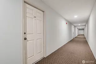 13717 Linden Ave N, Seattle, WA 98133 - Photo 3