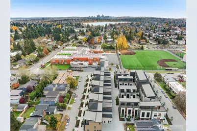 9225 B Densmore Avenue N, Seattle, WA 98103 - Photo 15