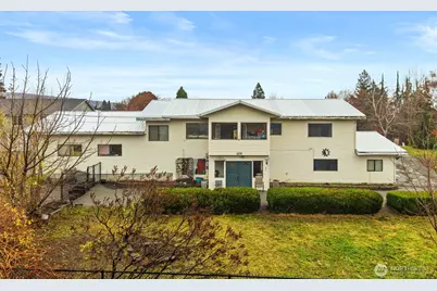 325 N Kansas Avenue, East Wenatchee, WA 98802 - Photo 1