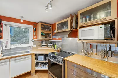 120 Sandy Bend Road, Castle Rock, WA 98611 - Photo 15