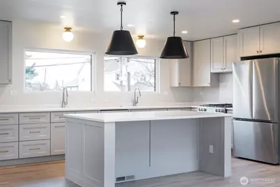 2910 K Avenue, Anacortes, WA 98221 - Photo 11