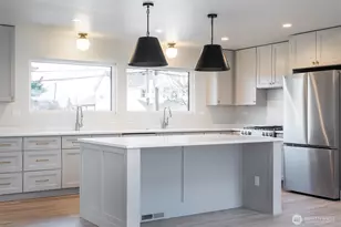 2910 K Ave, Anacortes, WA 98221 - Photo 11