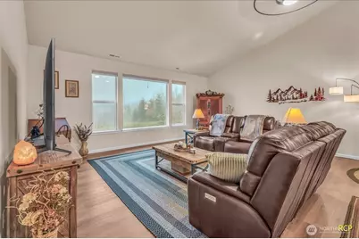 350 Powder Hill Drive, Kalama, WA 98626 - Photo 9