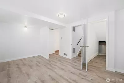 12637 SE 161st Street, Renton, WA 98058 - Photo 17