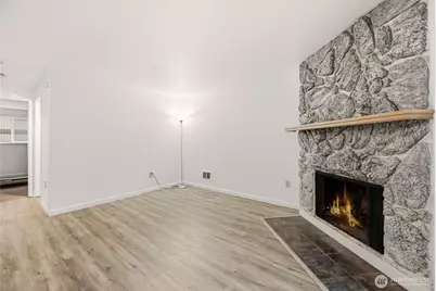 4705 176th Street SW #B1, Lynnwood, WA 98037 - Photo 5