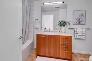 10700 NE 4th St, Bellevue, WA 98004 - Photo 17