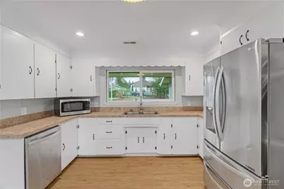 8 Trinity Place, Cosmopolis, WA 98537 - Photo 9