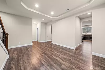 18815 Greenwood Place E, Bonney Lake, WA 98391 - Photo 9