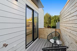 2212 Broadway E, Seattle, WA 98102 - Photo 19